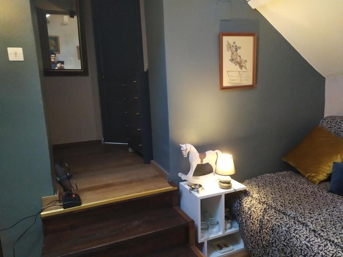 Petit Saint Hubert 1 A 4 Personnes Bed & Breakfast Velles  ภายนอก รูปภาพ